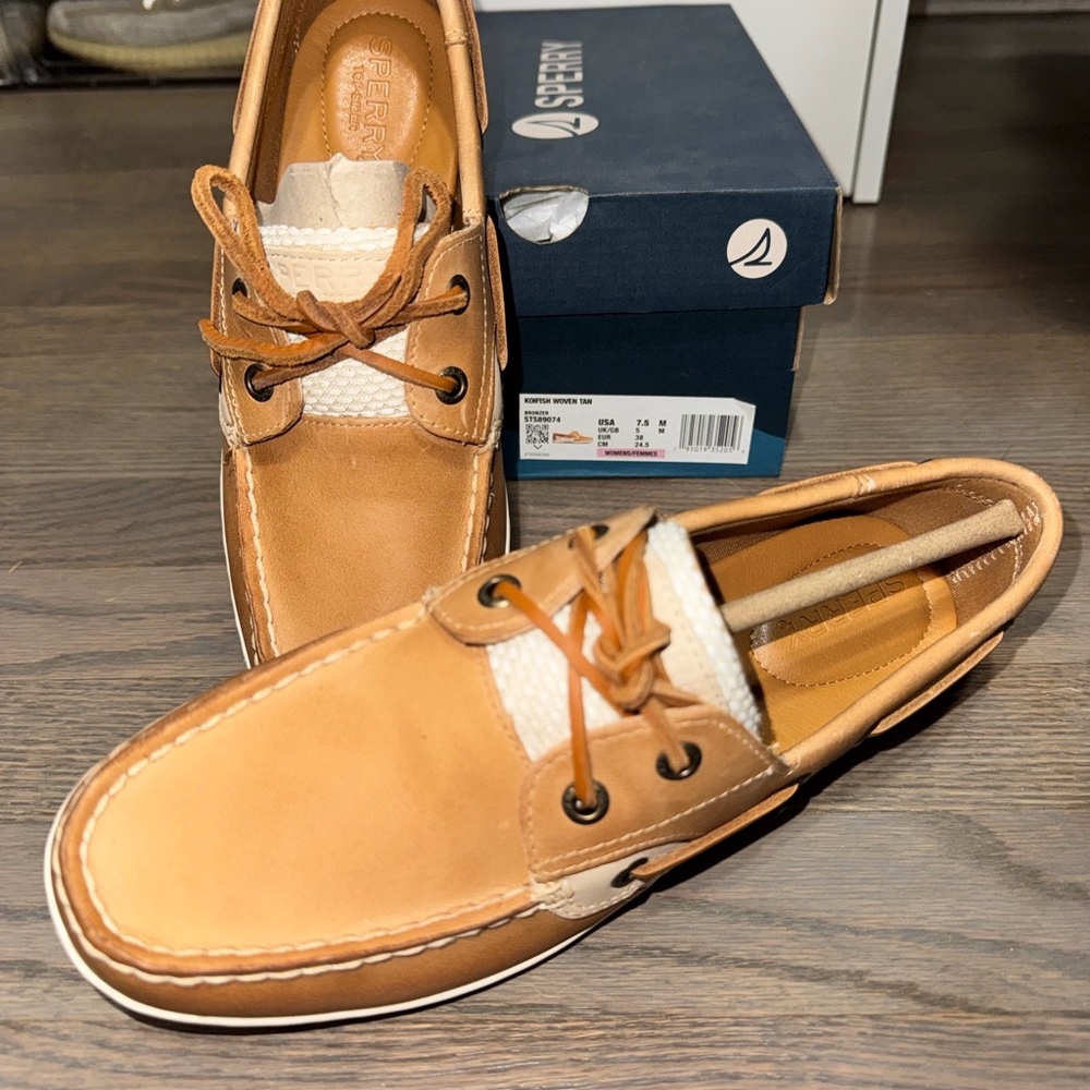 Sperry Women's Loafers in Tan and Cream